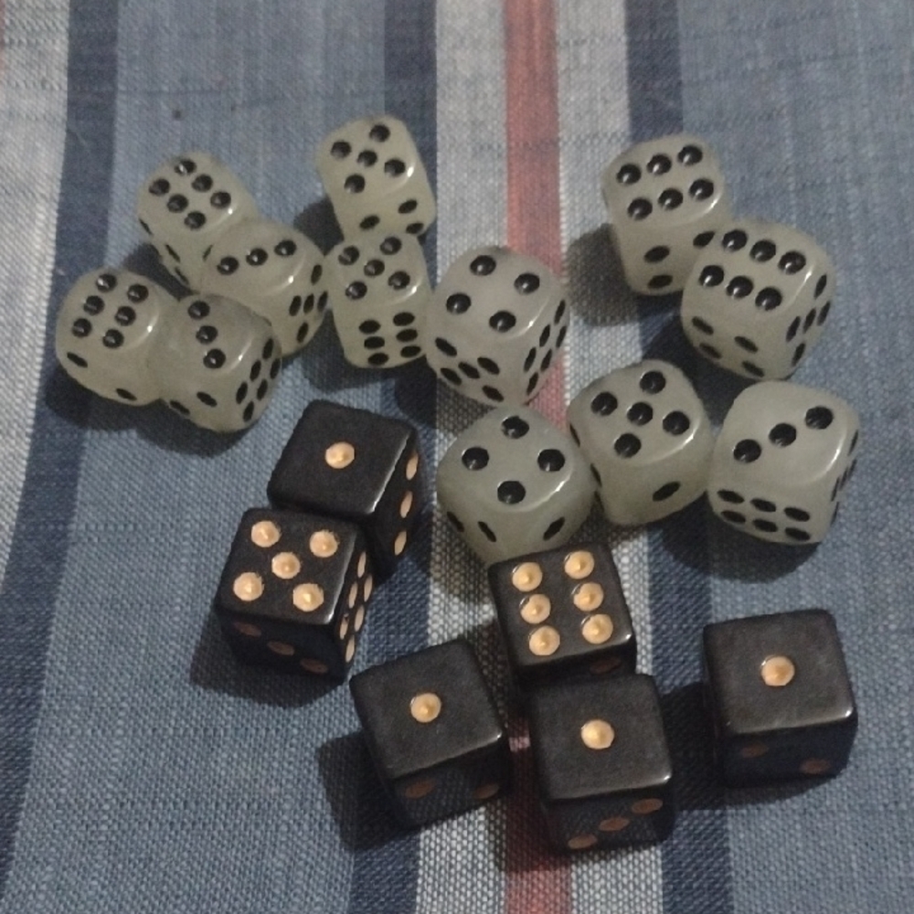 Black and White Dice Set Glow In The Dark